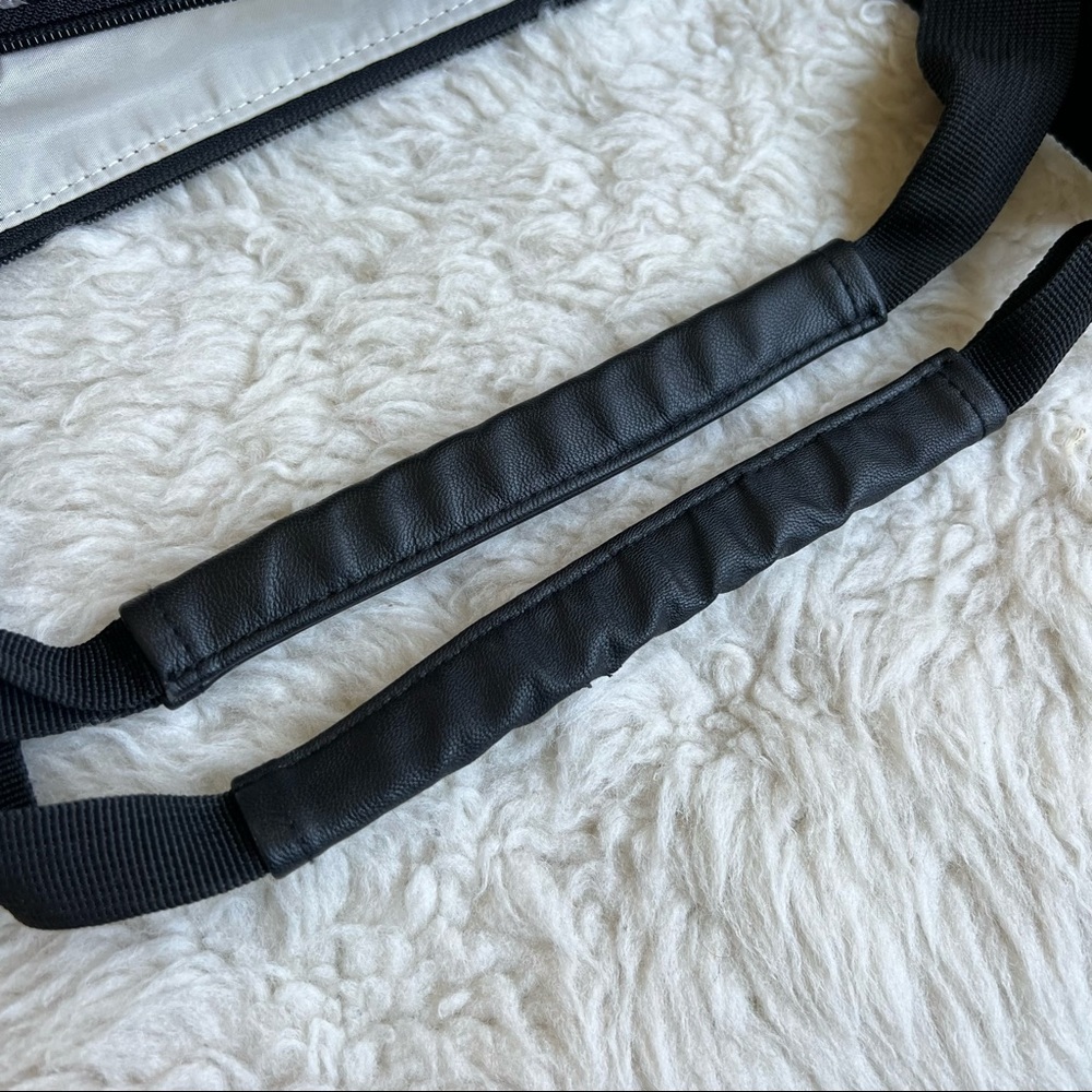 Skip Hop Zip Nylon Diaper Bag - Picture 10 of 14
